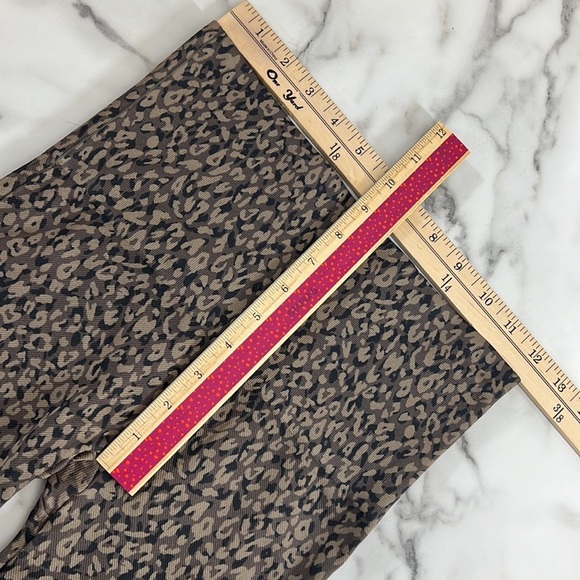 Spanx Leggings Womens Medium Brown Tan Animal Print Cheetah Leopard Seamless - Picture 6 of 8